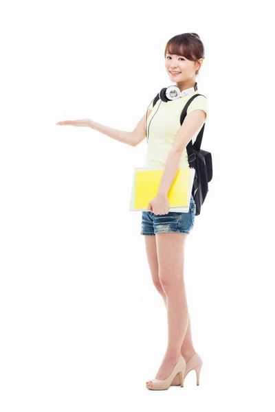 Genç Asyalı öğrenci kız yan alan işaret