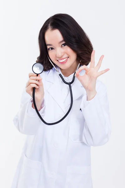 Giovane donna asiatica medico — Foto Stock