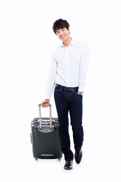 Jeune homme asiatique ayant un transporteur de voyage — Photo