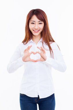 güzel Asyalı casual kadın kalp şekli göster.