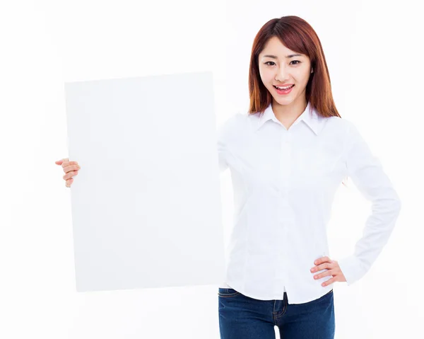 Mladá asijská žena držící bílé bylo zvoleno — Stock fotografie