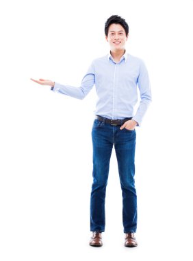 Asyalı adam bir şey sunmak