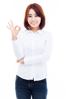 iyi bir el hareketi ile sevimli kadın