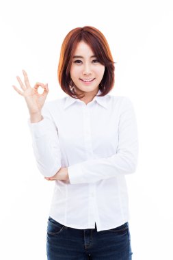 iyi bir el hareketi ile sevimli kadın