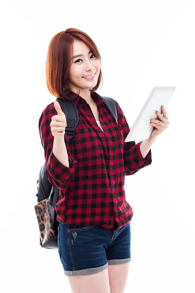 年轻的亚洲学生女人使用垫 pc — 图库照片