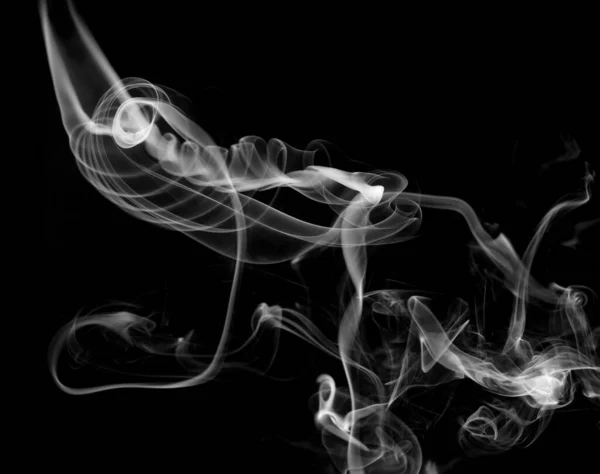 Plumas Torcidas Fumaça Movimento Fumaça Fundo Preto Linhas Fumo Abstratas — Fotografia de Stock