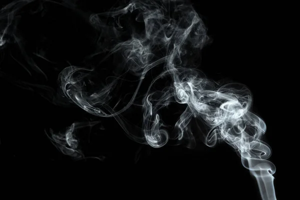 Скрученные Пятна Дыма Движение Дыма Черном Фоне Абстрактные Дымовые Линии — стоковое фото