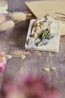 Aroma kesesi. Ev dekorasyonu el yapımı bir tekniktir. Ağdadan yapılmış eko dekor. 