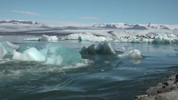 Global uppvärmning och klimatförändringar. Smältande glaciärer i Arktis — Stockvideo