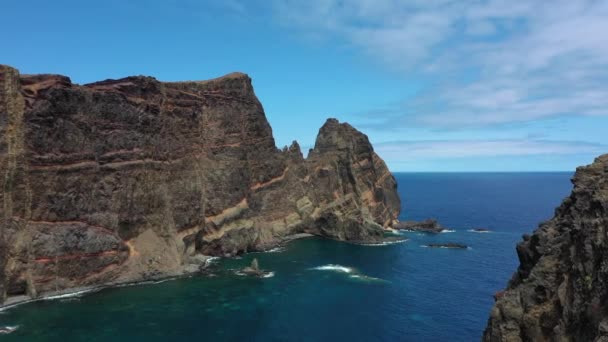Le Portugal. Îles de Madère. Beaux archipels au milieu de l'Atlantique. Vue imprenable sur l'île volcanique. Images 4k de haute qualité — Video