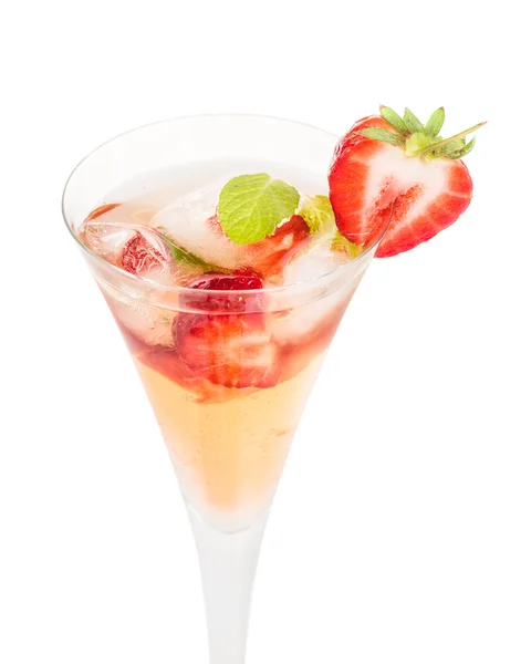 Drink with strawberries and mint in a champagne flute — Stock Photo, Image