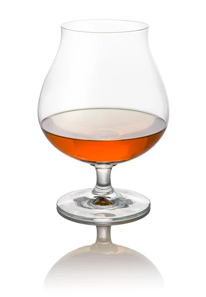 Glas cognac op een witte achtergrond — Stockfoto