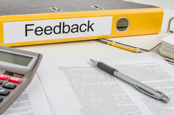 Mapp med etiketten feedback — Stockfoto