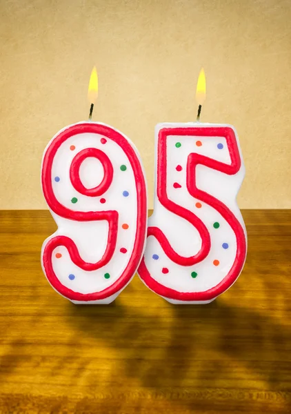 Candele di compleanno ardenti numero 95 — Foto Stock