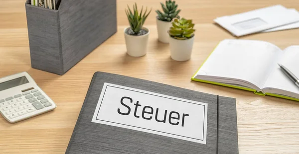 Üzerinde Almanca Vergi Etiketi Olan Bir Klasör Steuer — Stok fotoğraf