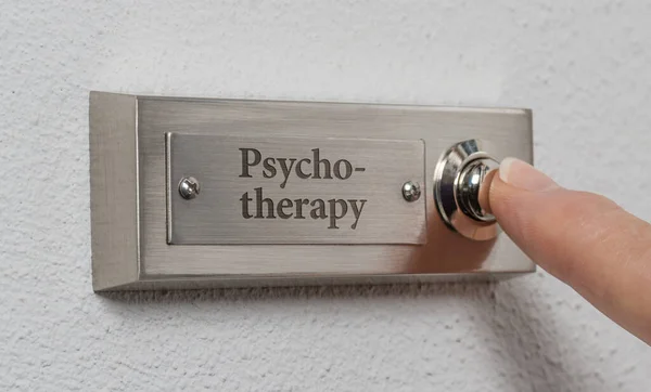 Doorbell Sign Dengan Ukiran Psychotherapy — Stok Foto