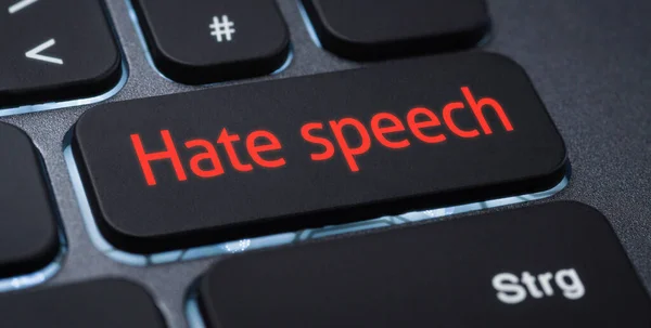 ラベル付きキーボードで照明 Hate Speech — ストック写真