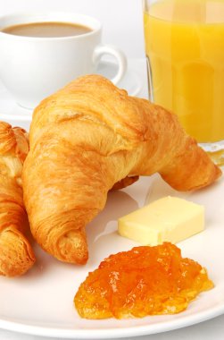 kruvasan tereyağı ve reçel ile