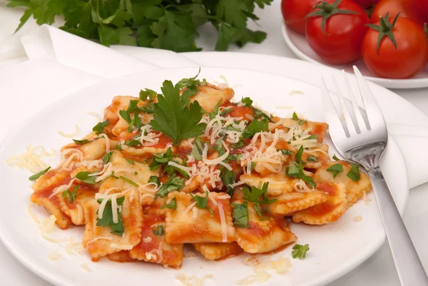 Ravioli in tomato sauce — Stock Photo, Image