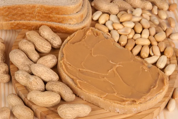 Pan con mantequilla de maní — Foto de Stock