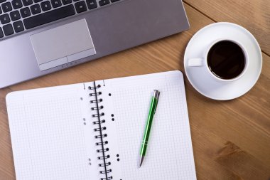 kahve ve laptop Notebook Masası açın