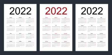Takvim 2022. Rus dilinde basit bir dikey şablon. Hafta pazartesiden itibaren başlıyor. Beyaz arkaplanda izole vektör illüstrasyonu.