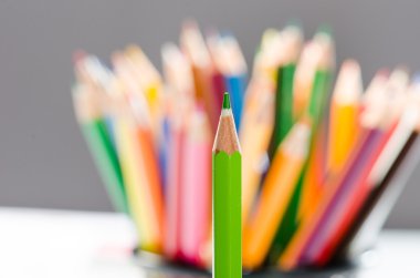 Kalabalıktan uzak dur.