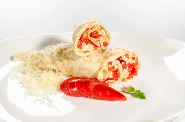 Pannenkoeken met kaas en rode paprika — Stockfoto