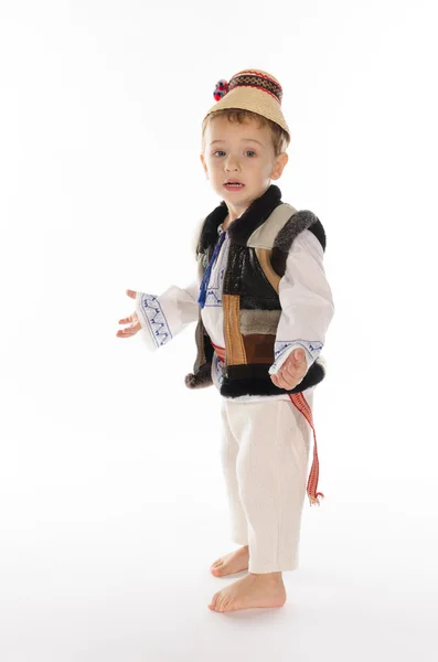 Retrato de niño hermoso con traje popular tradicional —  Fotos de Stock