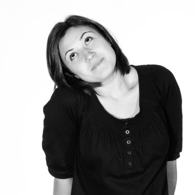 güzel genç kadın rahat kıyafetler el hareketi