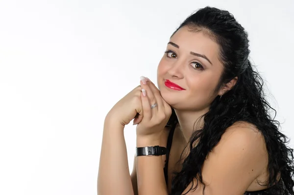 Retrato de mujer joven con vestido negro — Foto de Stock