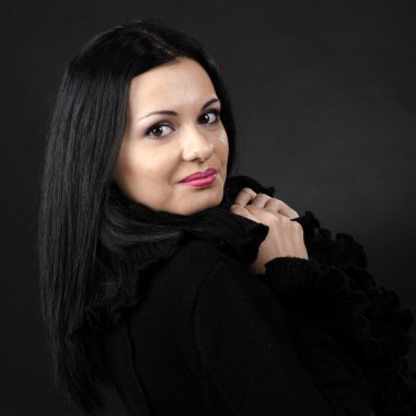 bir taraftan poz güzel esmer