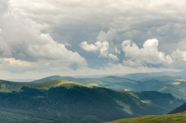 sahne ile yüksek dağlar transalpina