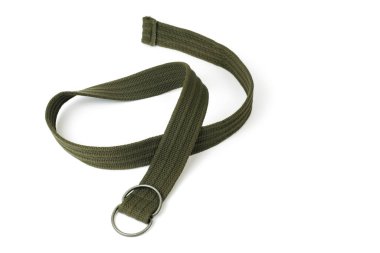 Beyaz arkaplanda tekstil haki renkli kemer izole edildi