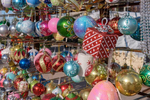 Coffret Cadeau Diverses Boules Noël Colorées Avec Fond Flou Boules — Photo