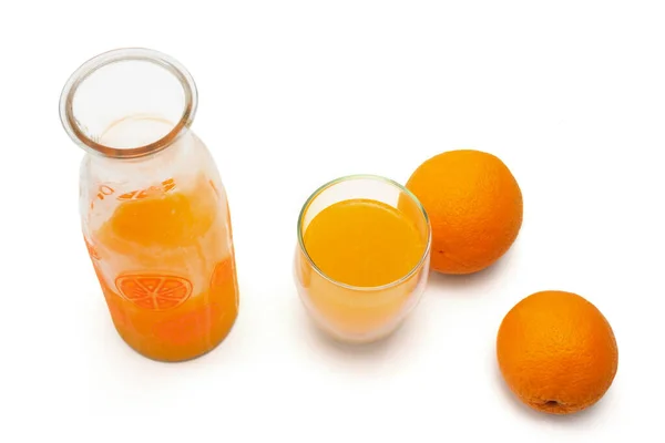 Top View Ripe Oranges Glass Bottle Mug Fresh Squeezed Orange — Stock Photo, Image