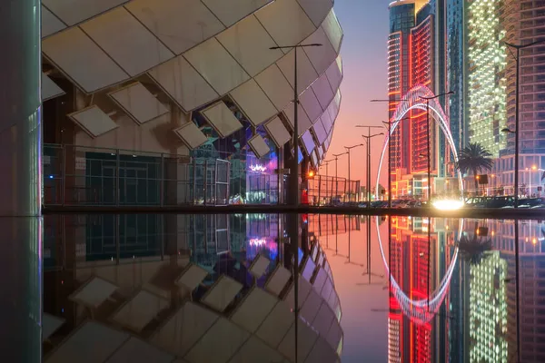 Vue Sur Stade Illuminé Coloré Ville Nocturne Avec Une Architecture — Photo