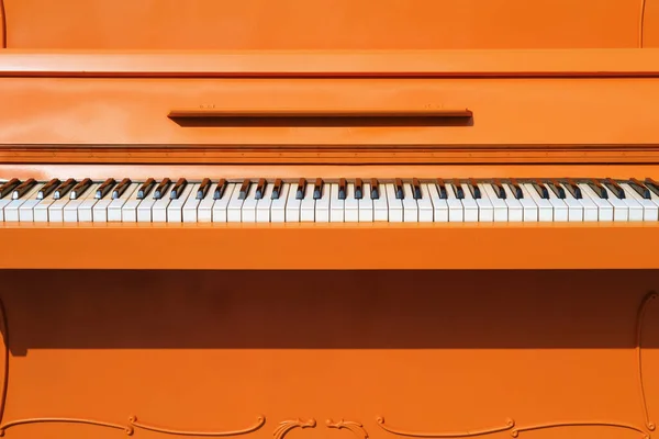 Detail Van Een Oranje Piano — Stockfoto