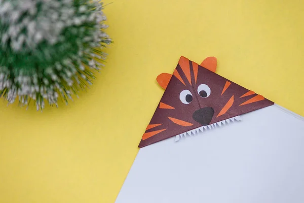 Cute Origami Bookmark Symbol 2022 New Year Tiger Diy Concept — Stock Photo, Image