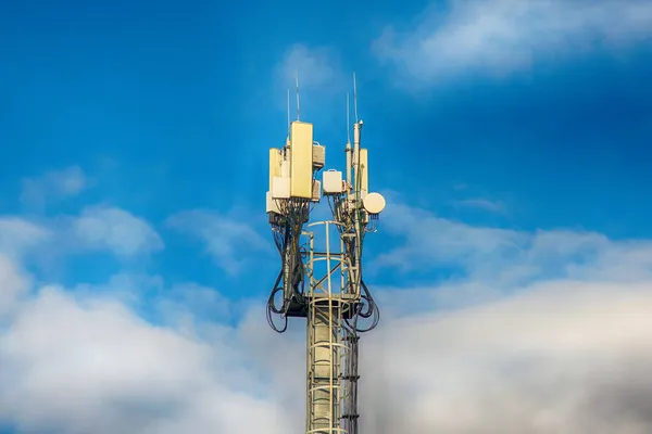 Torre Attrezzature Comunicazione Cellulare Internet — Foto Stock