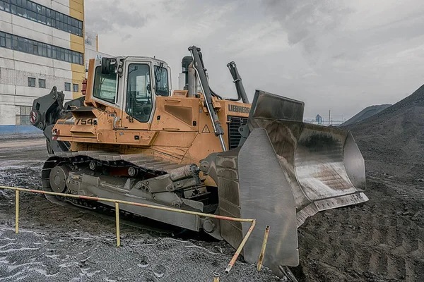 Bulldozer Liebherr Factory Next Huge Pile Coal — Stock Photo, Image