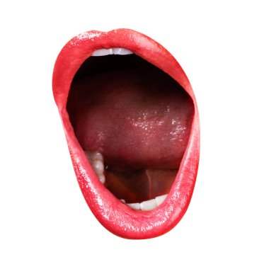 Geniş ağızlı, kırmızı rujlu ve beyaz arka planda görünen beyaz dişli kadın dudakları. Kalın alan derinliği olan resim