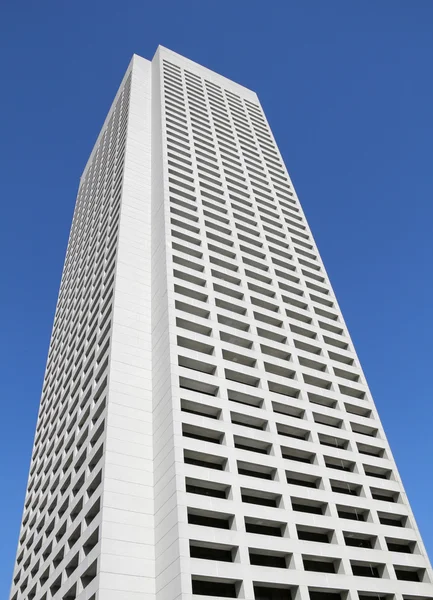 Tall Concrete Building — Stock Photo, Image