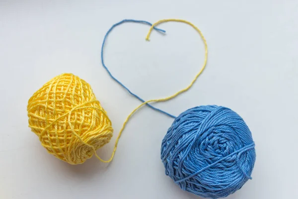 Yellow Blue Threads Heart Shape Ukrainian National Colors Patriotic Ukrainian — Stock Photo, Image