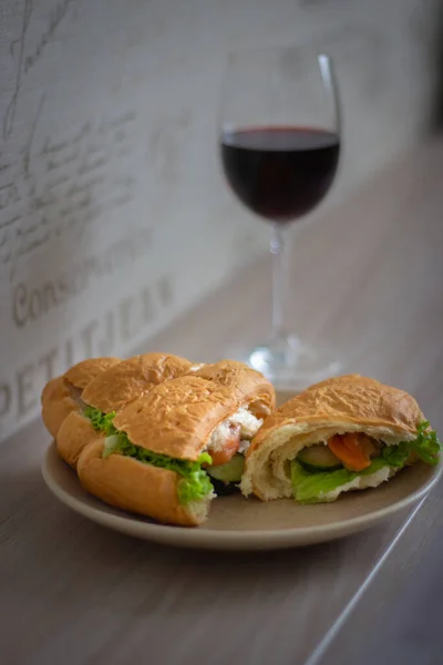 Glass Red Wine Sandwich Lunch Concept Alcohol Drink Croissant Relax — Fotografia de Stock