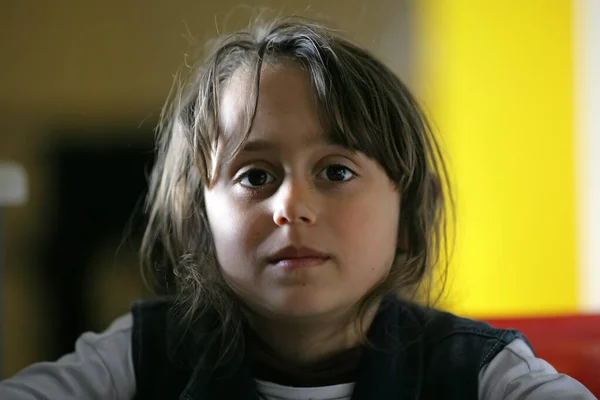 Young Girl Years Old Looking Camera — Stock Photo, Image