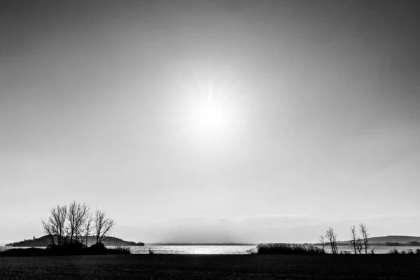 Lago Trasimeno Umbria Italia Con Cielo Grande Limpido Sole Centro — Foto Stock