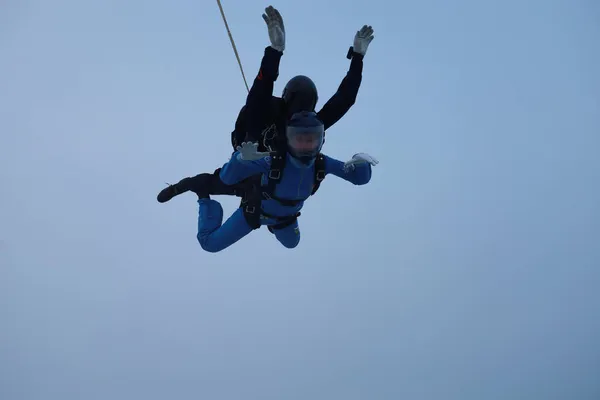 Parachutisme Saut Tandem Une Fille Son Instructeur Sont Dans Ciel — Photo