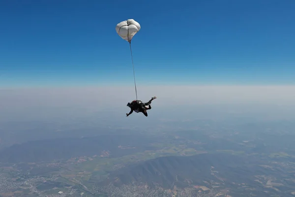 Skydiving Salto Tandem Tandem Está Céu — Fotografia de Stock