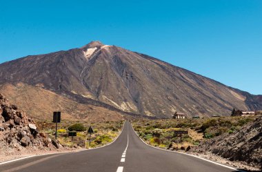 Tenerife, Canarias adalarındaki Teide Ulusal Parkı manzarası, İspanya.